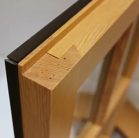 Как правильно монтировать деревянные окна: руководство по установке и герметизации