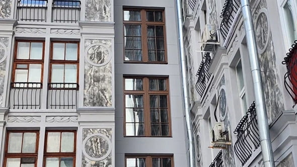 Звукоизоляция деревянных окон: реально ли жить в мегаполисе спокойно