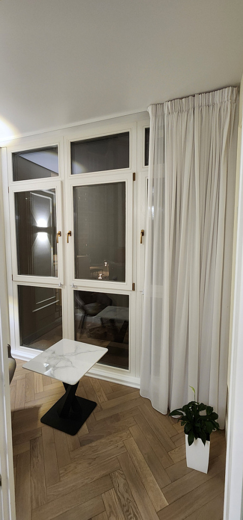 Сравнение цен: деревянные окна vs пластиковые — инвестиция ли это?